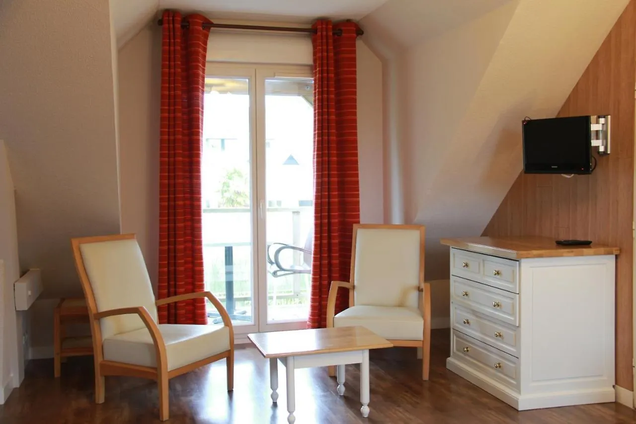 Les Ormes Domaine Et Resort Epiniac Hotel