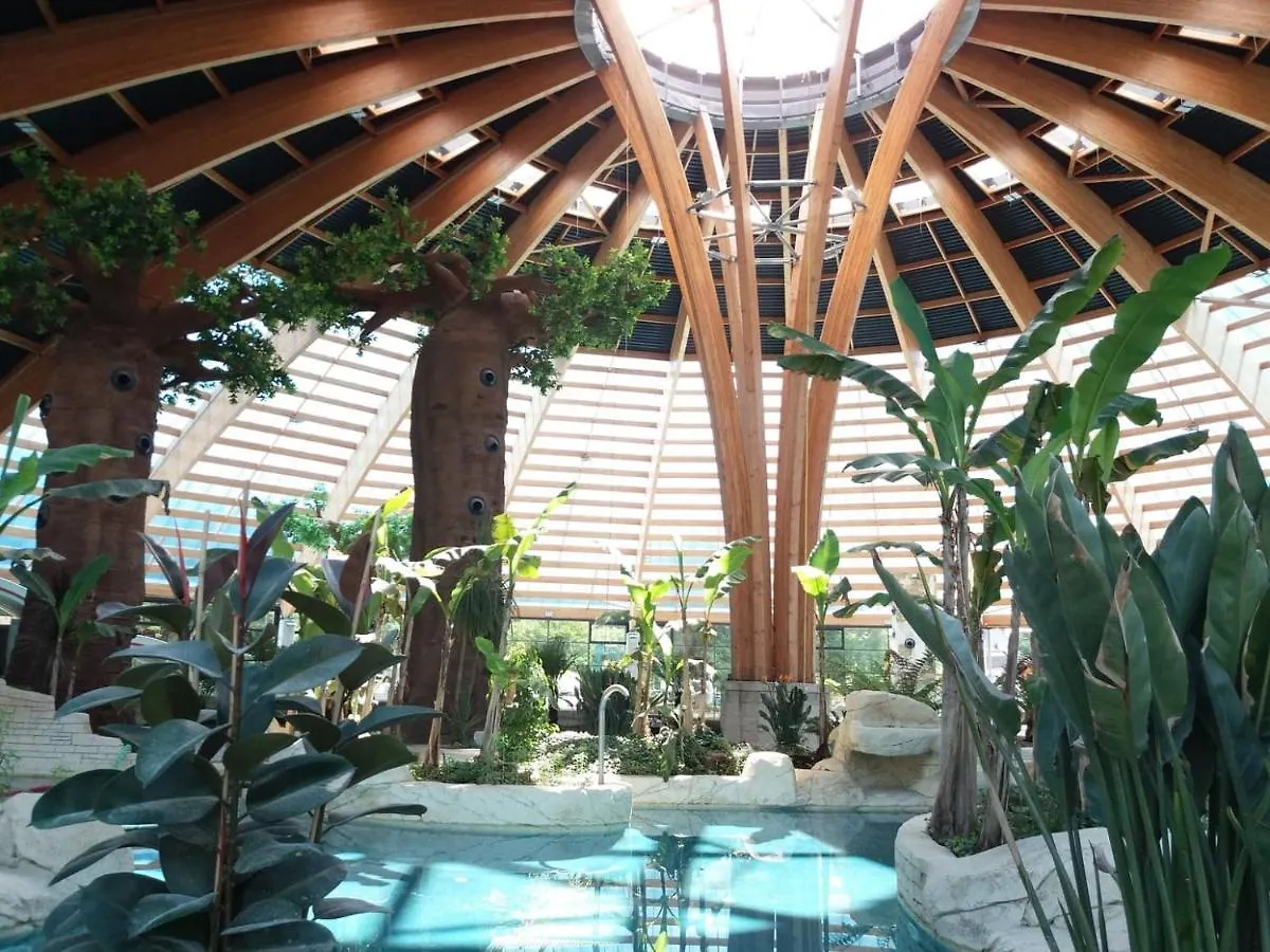 Les Ormes Domaine Et Resort Epiniac Hotel